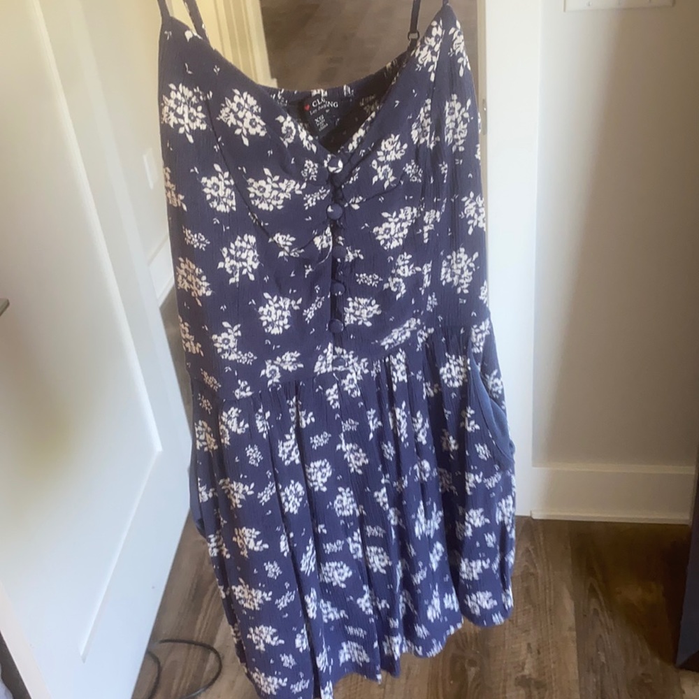 Romper - Picture 2 of 4
